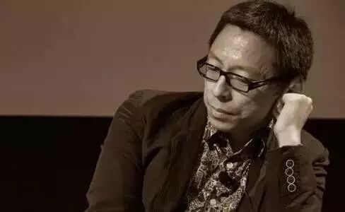 他曾是马化腾的偶像、收马云做小弟，现退居二线，痛苦反思后得到这几条教训