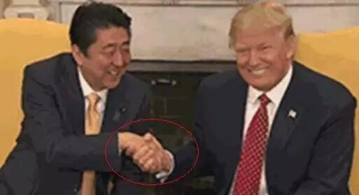 特朗普的握手神功竟然被加拿大帅哥总理化解了！