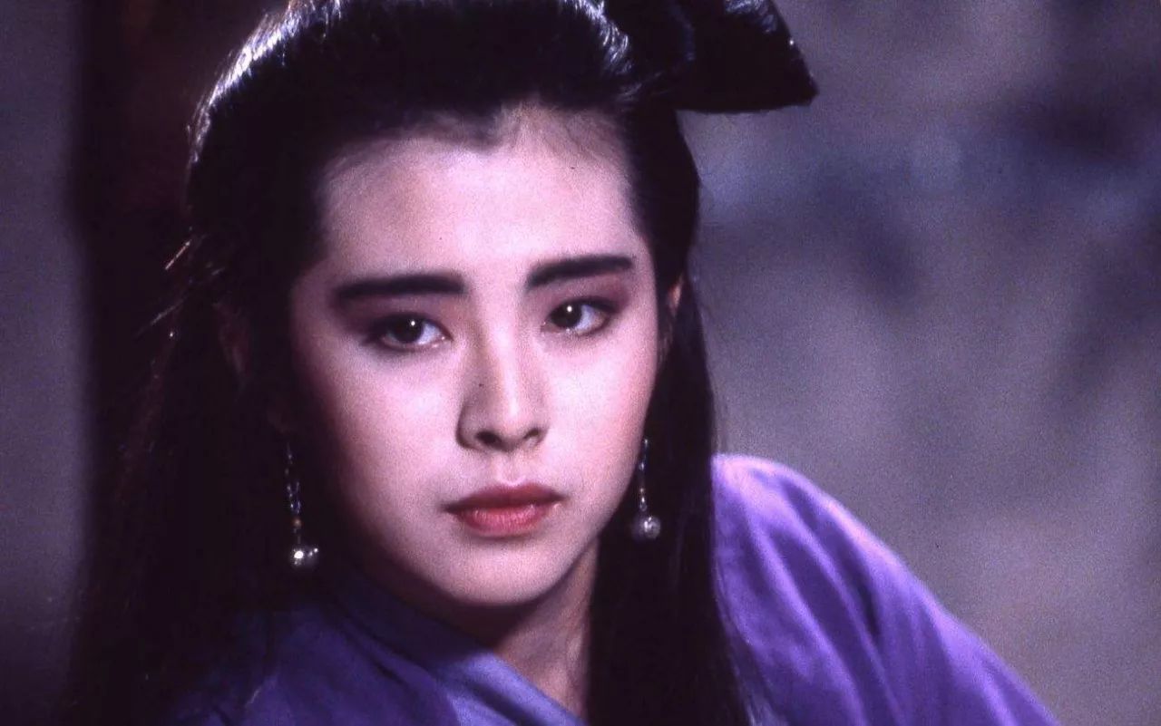 女神王祖贤不笑的时候鼻部两侧也没有明显纹路