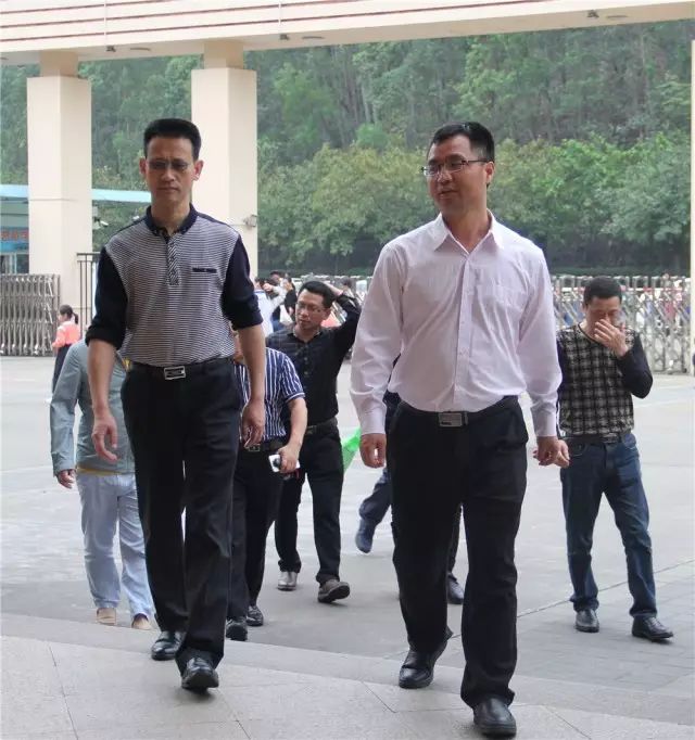 新闻 4月14日,我校迎来了江西省上高县教育局副局长游小双,上高县