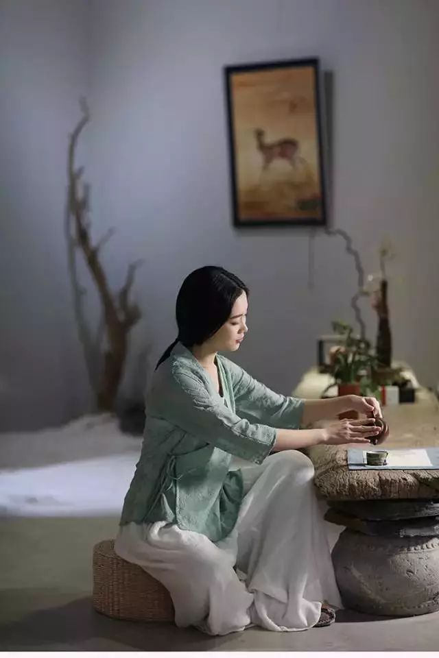 喝茶的女人有多美?