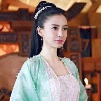 杨颖: “我的努力配得上8000万片酬, 问心无愧”, 张嘉译回复8字