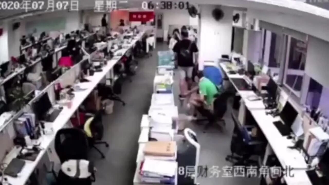 警方刚通报：李国庆等4人被行政拘留！监控视频曝光！李国庆早上6点半突袭当当翻箱倒柜-1