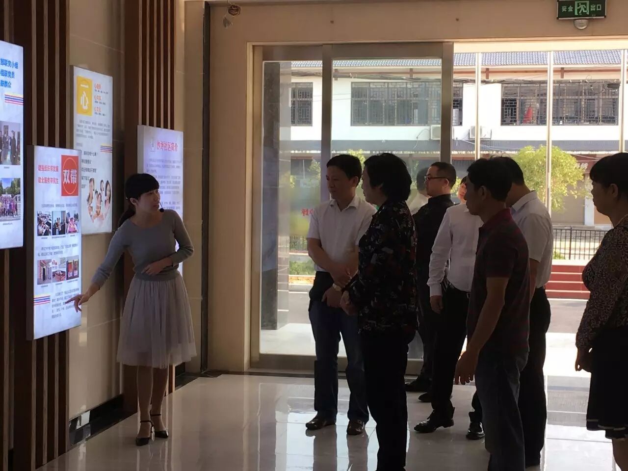 【五彩沙坪】省卫计委党组成员、计生协常务副会长康代四调研沙坪湘绣绣女协会计划生育工作-怀孕期