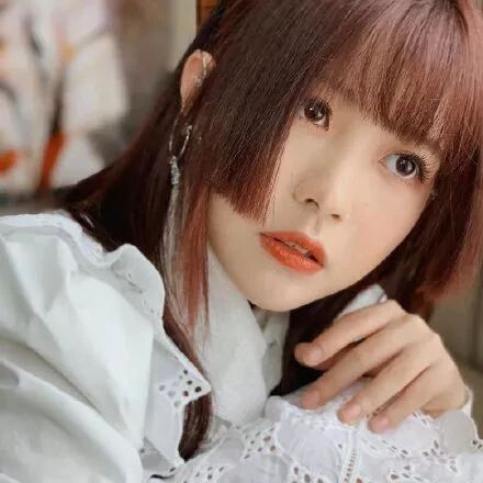 赖美云靠着公主切上热搜 这款御姐少女通吃的发型好时髦