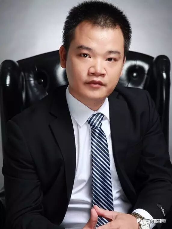 "关联股东"坚决要求表决时该如何处理？