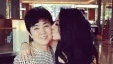 母亲被抓后,曲婉婷小三上位温哥华市长求自保…