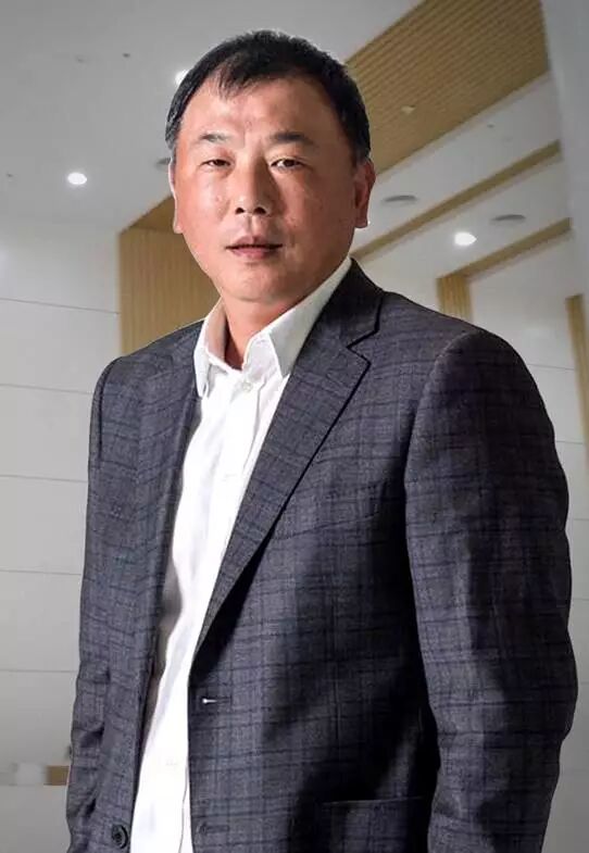 顾伟 江西省南昌市东湖县(区)人,深圳市兆驰股份有限公司董事长.