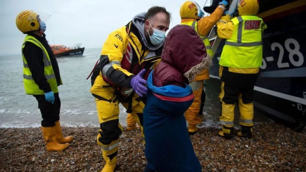 又有27名移民遇难！联合国称英吉利海峡偷渡船难“前所未有”