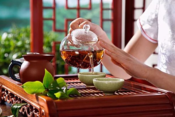 最幸运的事，莫过于有懂的人陪自己喝茶