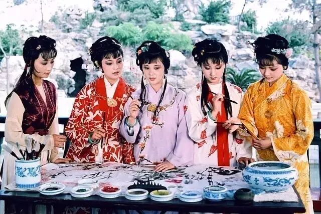 87版电视剧《红楼梦》因她而美