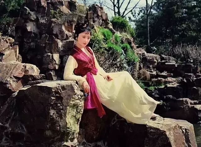 87版电视剧《红楼梦》因她而美