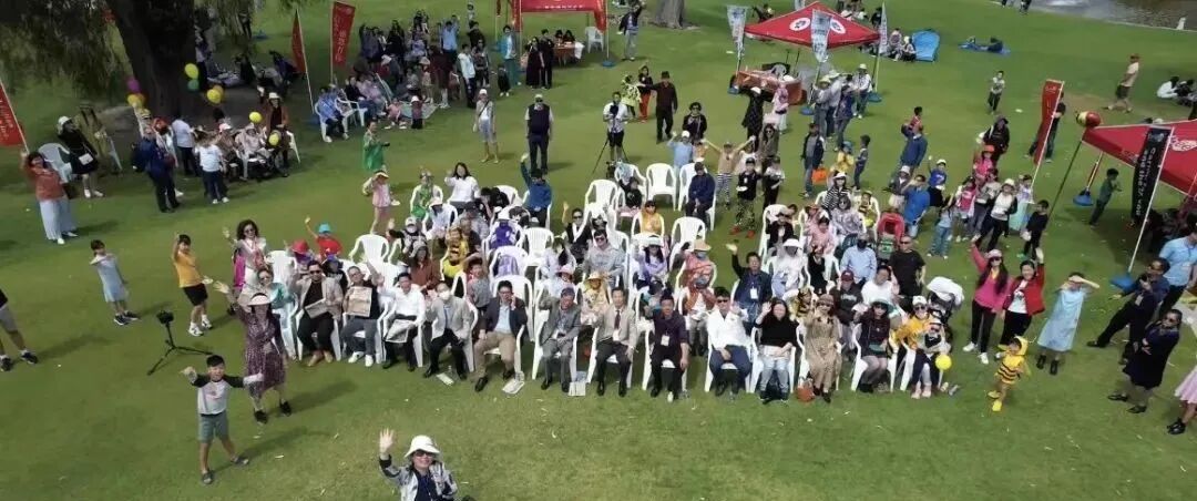 春光明媚时，国王公园处与蜜蜂的一场甜蜜约会，2022澳大利亚第二届可瑞比杯少儿故事画大赛（组图） - 5