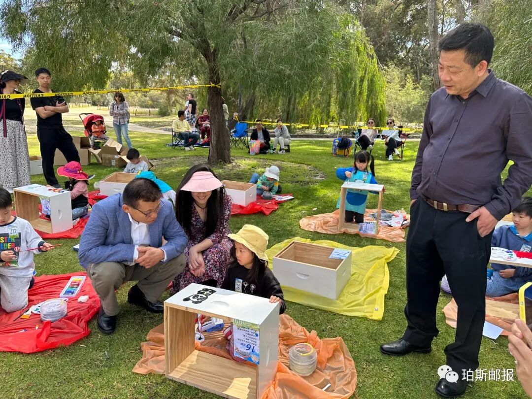 春光明媚时，国王公园处与蜜蜂的一场甜蜜约会，2022澳大利亚第二届可瑞比杯少儿故事画大赛（组图） - 17