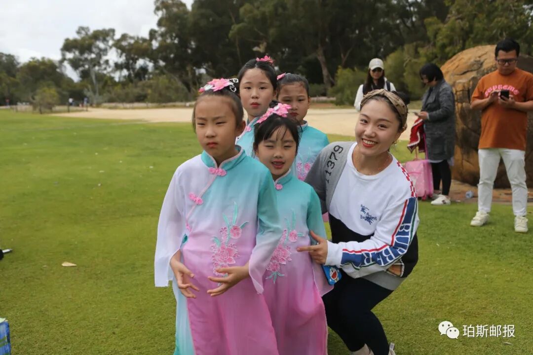 春光明媚时，国王公园处与蜜蜂的一场甜蜜约会，2022澳大利亚第二届可瑞比杯少儿故事画大赛（组图） - 110