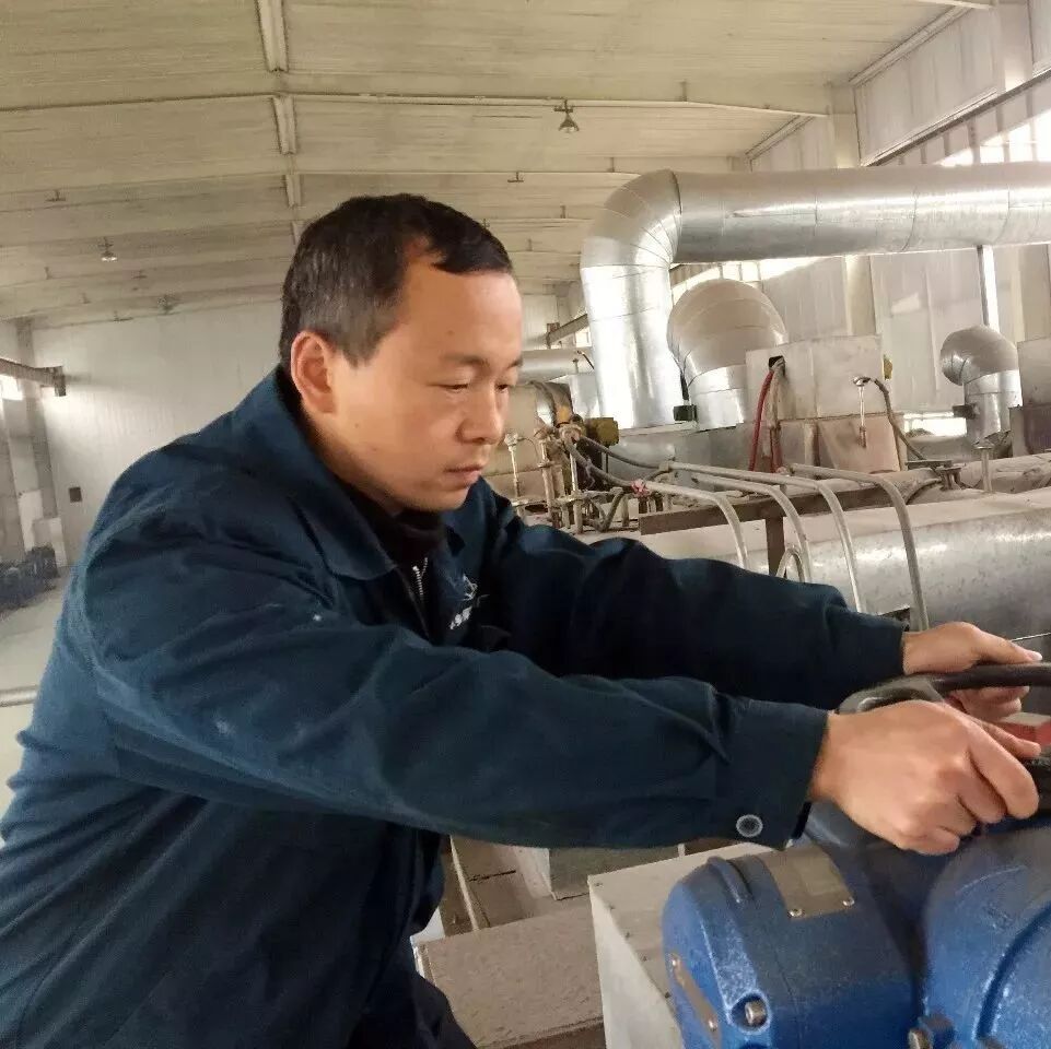 【劳模风采】肖雨:小小螺丝钉 撑起一片天