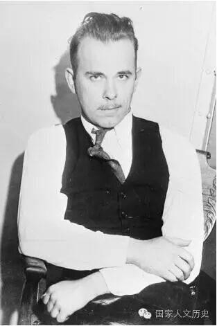 反复越狱的银行大盗：“全民公敌”迪林杰(图4)