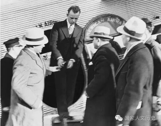 反复越狱的银行大盗：“全民公敌”迪林杰(图6)