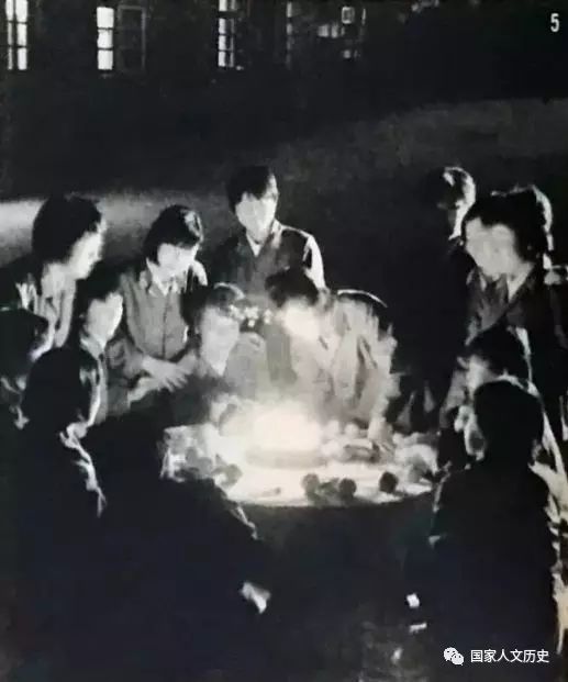 图志 | 她们曾走进日本《历史读本》：80年代日本人眼中的中国女兵 - 10
