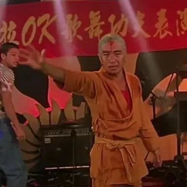 洗脑神曲“编年史”:杨坤和《惊雷》的互怼,早在上世纪就初露端倪