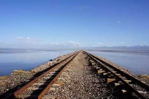 青海湖在哪_青海湖旅游攻略必去景点大全_青海湖在哪个省哪个市