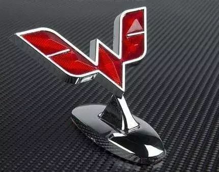 两个m重叠的车标是什么车_suv后备箱上车标是r字是什么车_奔驰车标在车头那个是奔驰什么车