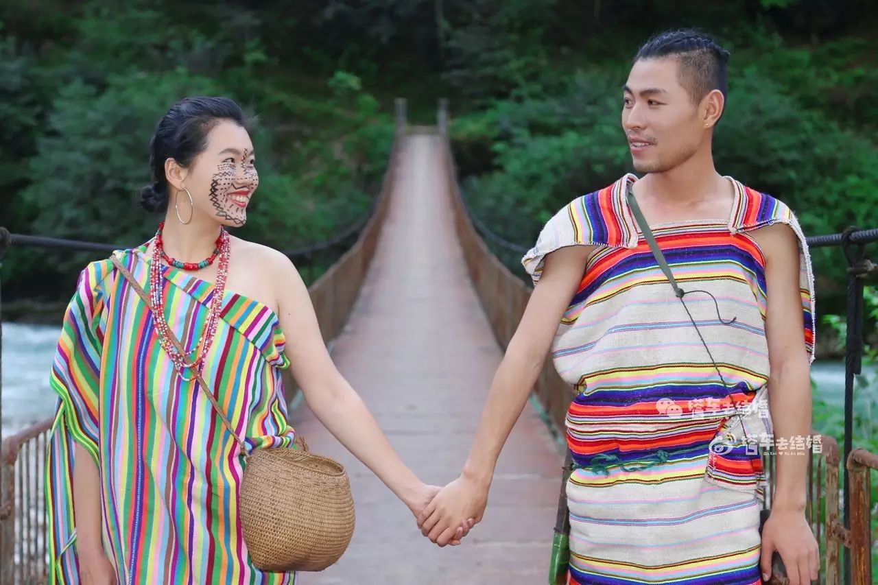 我在脸上纹满独龙族古老的图腾,他说:"这是最隆重的新娘妆" | 民族