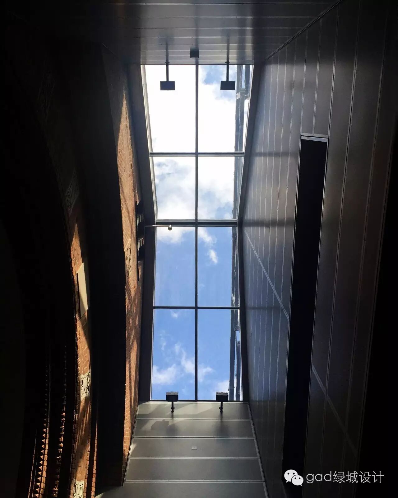 04 黑钻石图书馆和老馆_调整大小.JPG