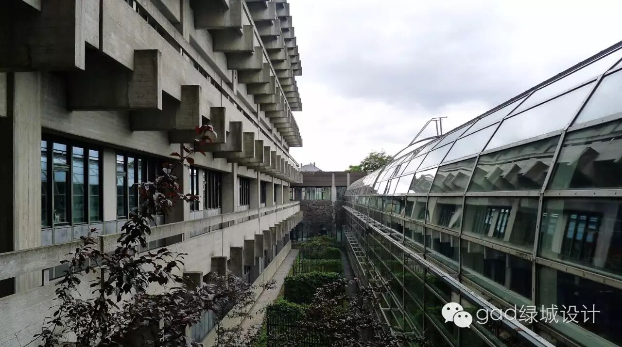 11 哥本哈根大学医学院（室外）_调整大小.JPG
