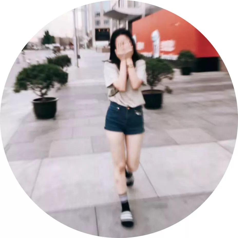 六位酷男性对飞机使用女生杯的女孩!眉峰有看法图片