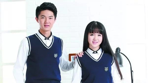 南宁校服发展史,哪件是你穿过的呢?