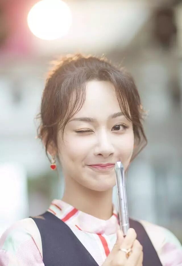 杨紫功力见涨,一袭甜美装,怎么看都特招人喜欢