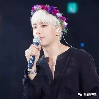 殿堂级的表演!时隔十三年出席颁奖礼的他再次显示了作为前辈的威严...
