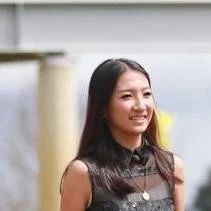 胡军女儿与马艳丽女儿走秀,形象一般,身材气场均未得父母真传