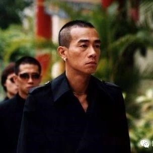 陈小春在古惑仔扮演者原型原来是他,拥有亿万身家,交往上百女星