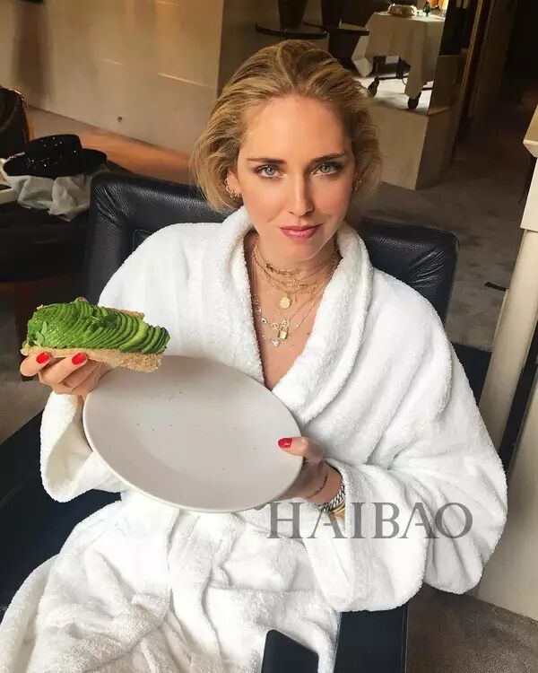 用心| 能成为宇宙第一博主，她靠的可不仅是过硬的衣品，还有这些... ... ...