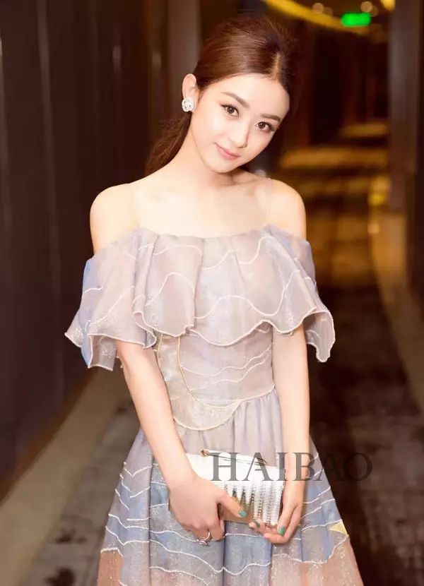 惊呆| 赵丽颖瘦出锥子脸和排骨胸,包子脸一去不复返
