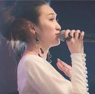 杨钰莹一首《打年粑》唱的太好听了,喜欢她的每首歌!