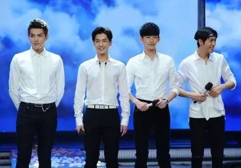 吴亦凡才是真正的"合影杀手",从来就没输过,哪怕遇到的是姚明!