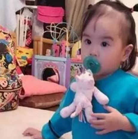 林志颖儿子离不开小黄,包贝尔女儿没有奶嘴睡不着,恋物扎了多少妈妈的心