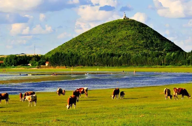 位于通辽市经济技术开发区,是距离科尔沁区最近的营地,毗邻哈萨尔圣地