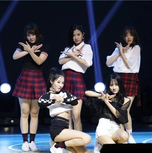 【重磅】SNH48首支二重唱小分队HO2、五人小组合BLUEV火热出道!