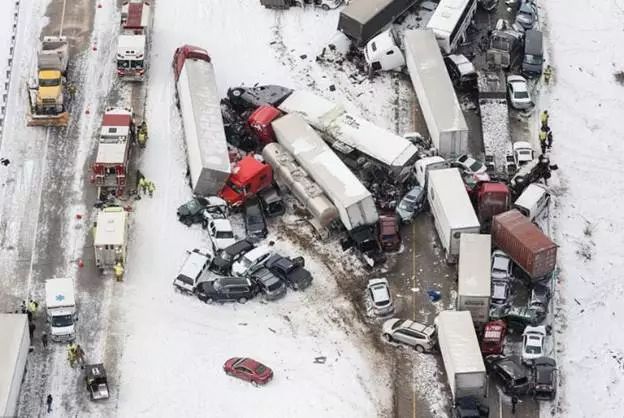 预警！温哥华遭50毫米暴雨刷城 暴雪已在路上！寒流冻死好多人 没事别出门了