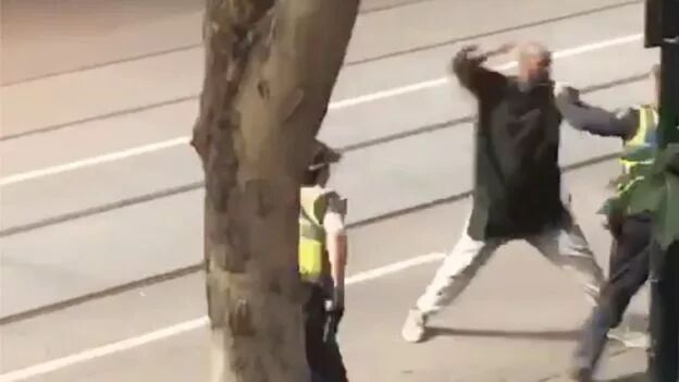 突发! 恐怖分子点燃汽车冲进闹市 连捅多人 凶手是长住加拿大的ISIS成员
