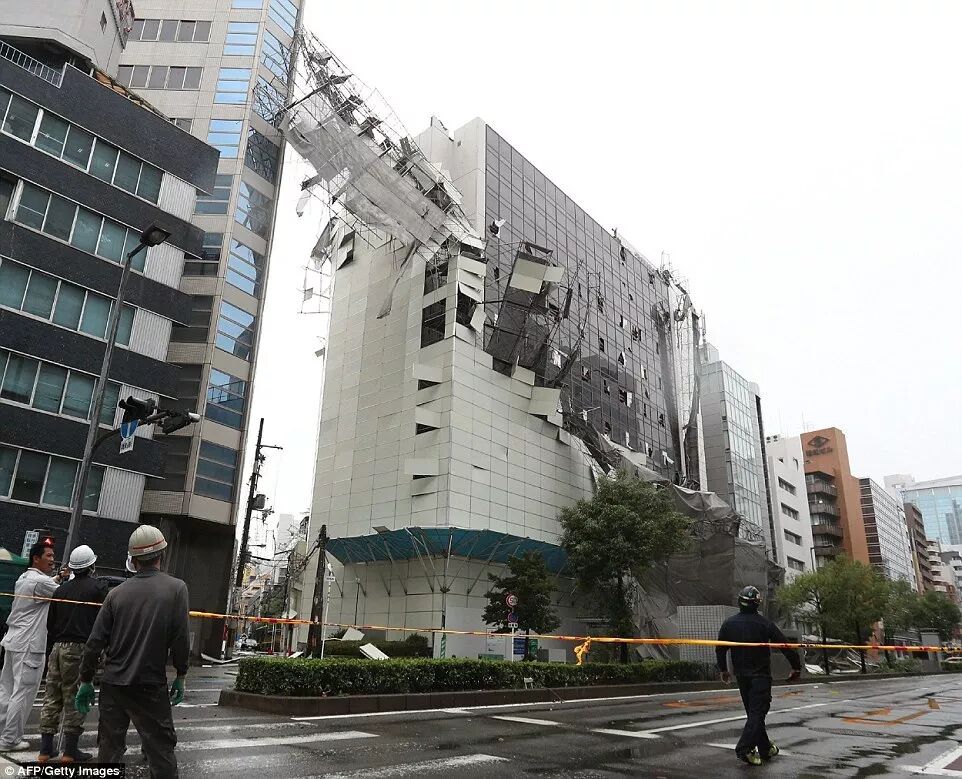 恐怖台风加6级地震 750名华人被困“孤岛” 中国领事馆霸气接人 全程感动！