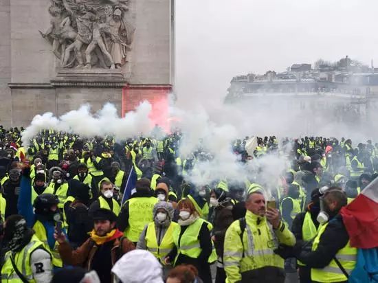 紧急! 加拿大连发20条旅游警告 华人最爱度假胜地不能去了 已有游客被烧死!