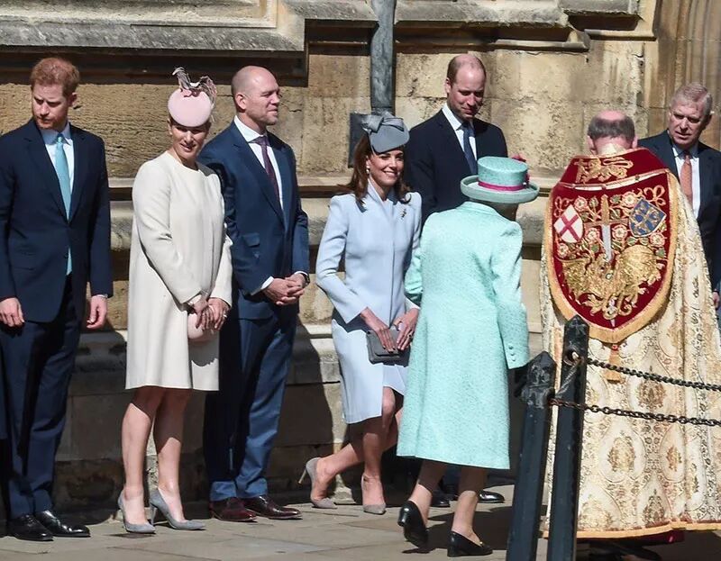 英国皇室炸锅了! 梅根凯特开撕 威廉出轨逍遥 女王勃然大怒! 比甄嬛传还精彩