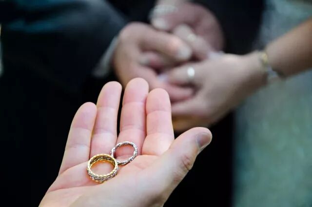 华裔女子嫁90岁老外 另一个人的死却改变了她的命运! 夫妻遭移民部拆散