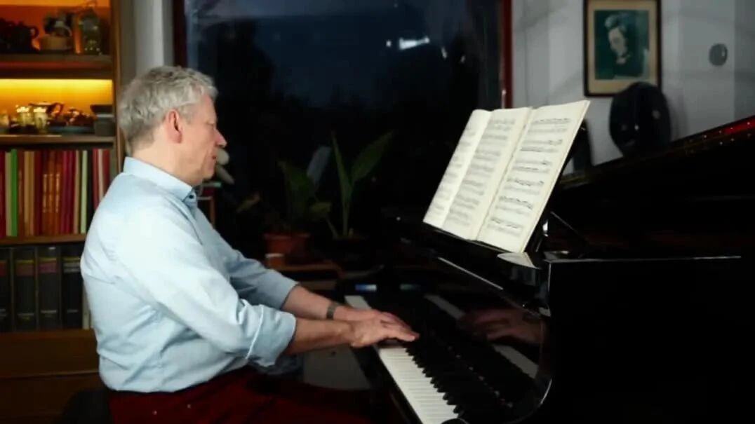 安迪老师丨像吃了三天素。早起的海顿，简单的曲子听起来像鸟的声音