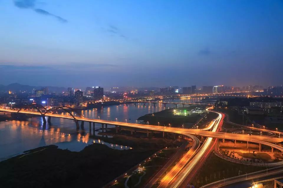 四川第二大旅游城市,6选1,其中一个很熟悉